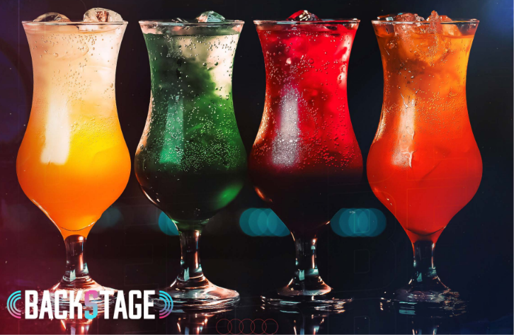 Drinks e Coquetéis no Backstage Karaokê